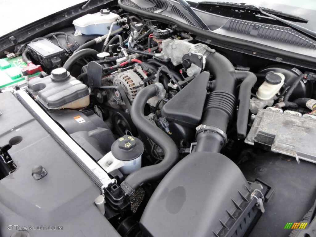 2007 Lincoln Town Car Executive L 4.6 Liter SOHC 16-Valve V8 Engine Photo #50796492