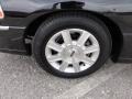 2007 Lincoln Town Car Executive L Wheel and Tire Photo