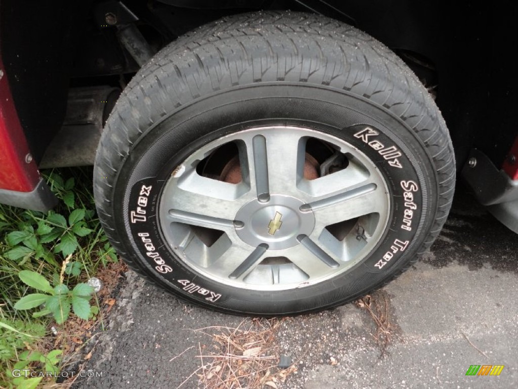 2005 TrailBlazer EXT LS 4x4 - Medium Red Metallic / Light Gray photo #5