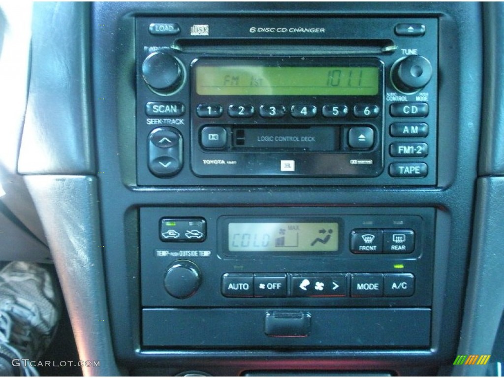 2003 Toyota Solara SLE V6 Convertible Controls Photos