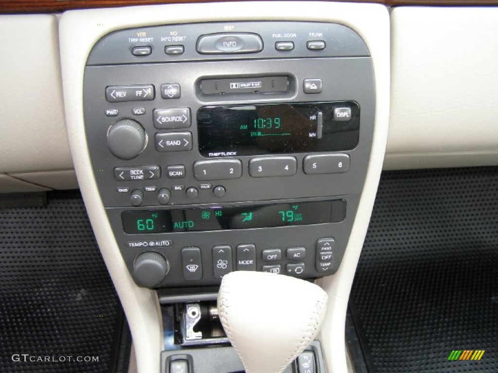 2001 Cadillac Eldorado ESC Controls Photo #50798277