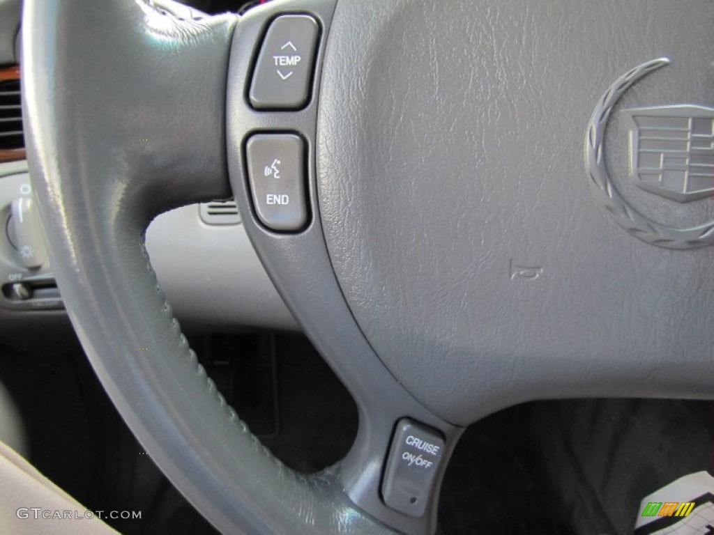 2002 Cadillac Seville STS Controls Photo #50799081
