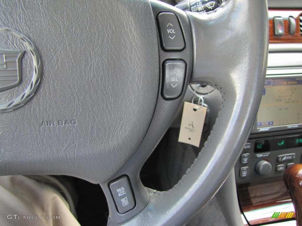 2002 Cadillac Seville STS Controls Photo #50799093
