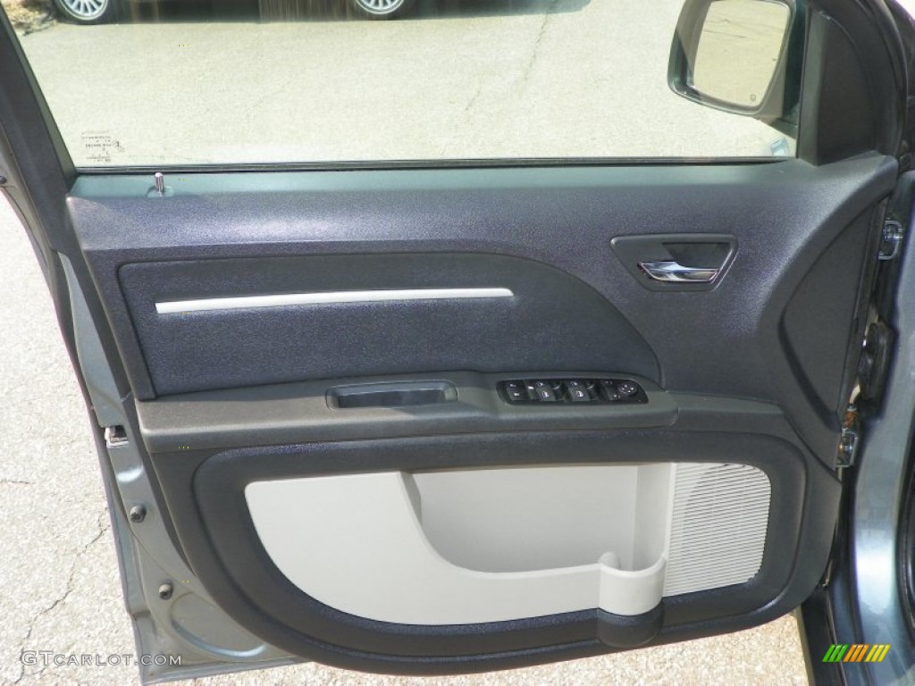 2009 Dodge Journey SXT Dark Slate Gray/Light Graystone Door Panel Photo #50799348