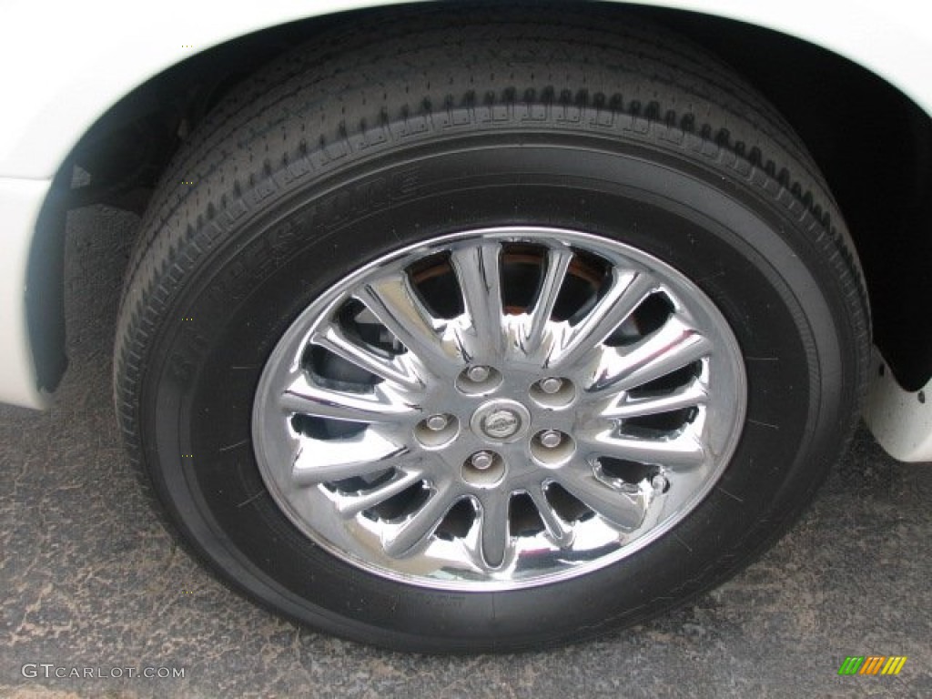 2004 Chrysler Town & Country Limited Wheel Photos