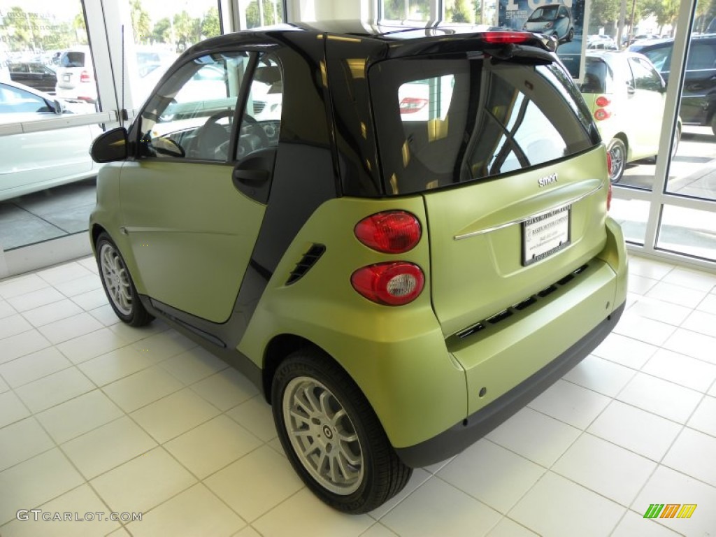 2011 fortwo passion coupe - Green Matte / Design Black photo #6