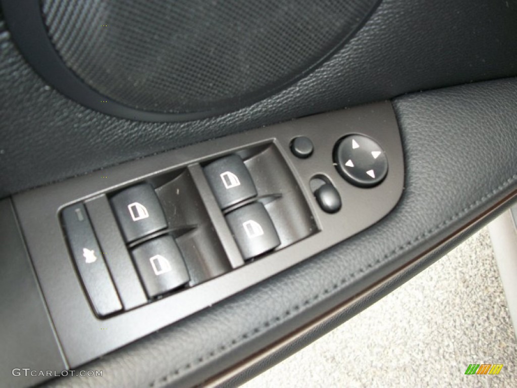 2011 BMW 3 Series 335i xDrive Sedan Controls Photo #50804934