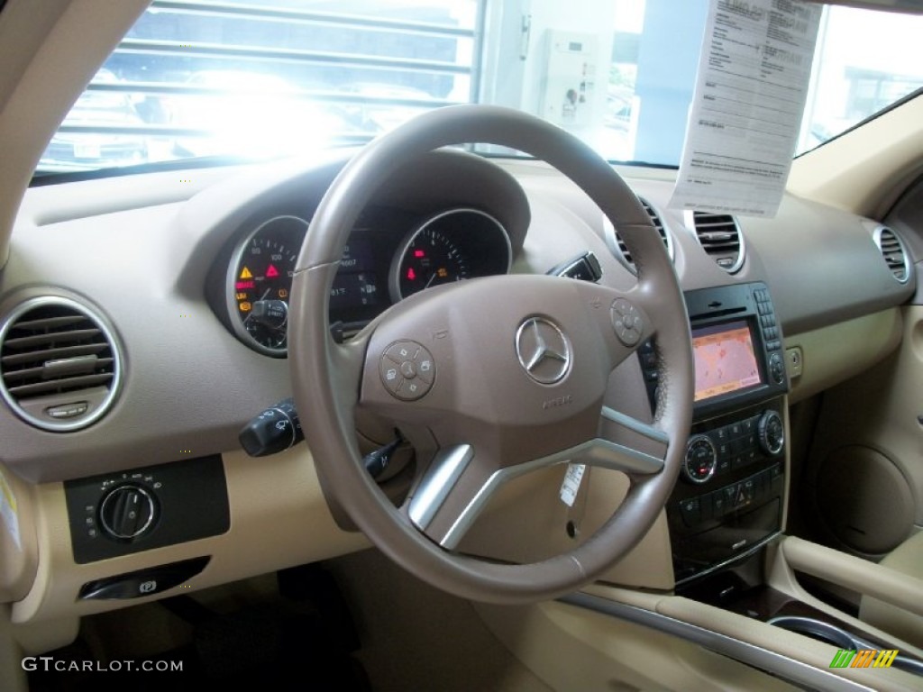 2010 Mercedes-Benz ML 550 4Matic Cashmere Steering Wheel Photo #50805612