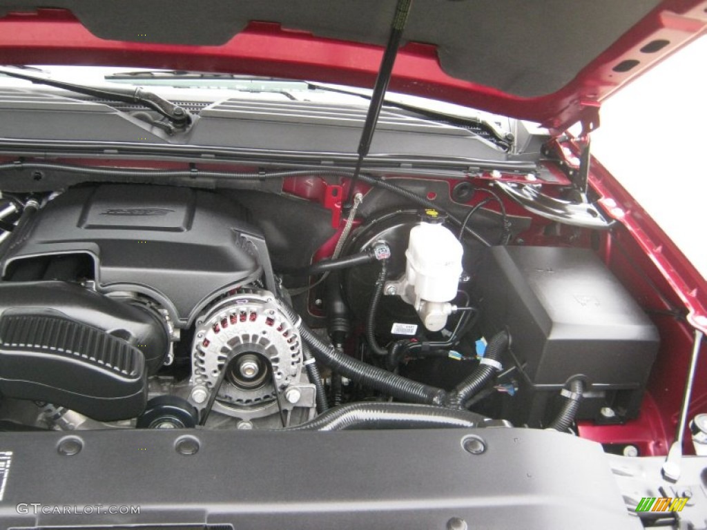 2011 Chevrolet Suburban LT Engine Photos