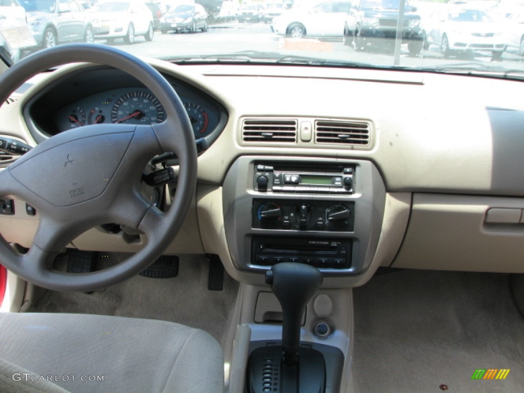 2002 Galant ES - Patriot Red Pearl / Tan photo #14