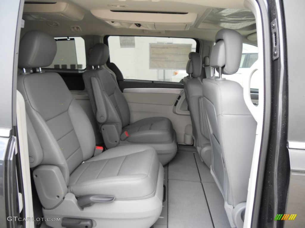 Aero Gray Interior 2011 Volkswagen Routan SEL Photo #50810787