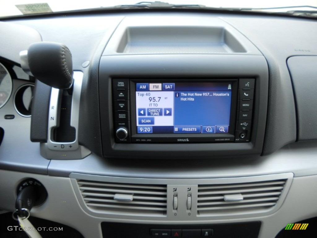 2011 Volkswagen Routan SEL Controls Photo #50810862