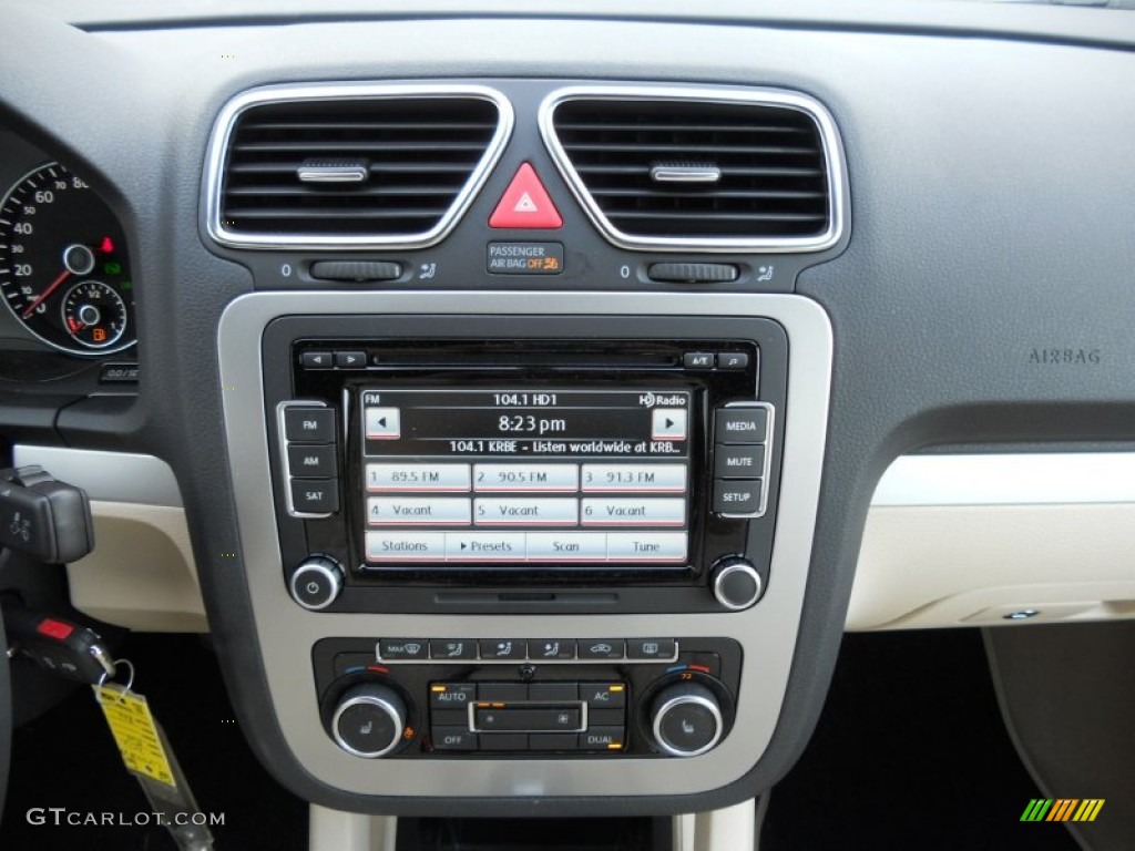 2012 Volkswagen Eos Komfort Controls Photo #50812668