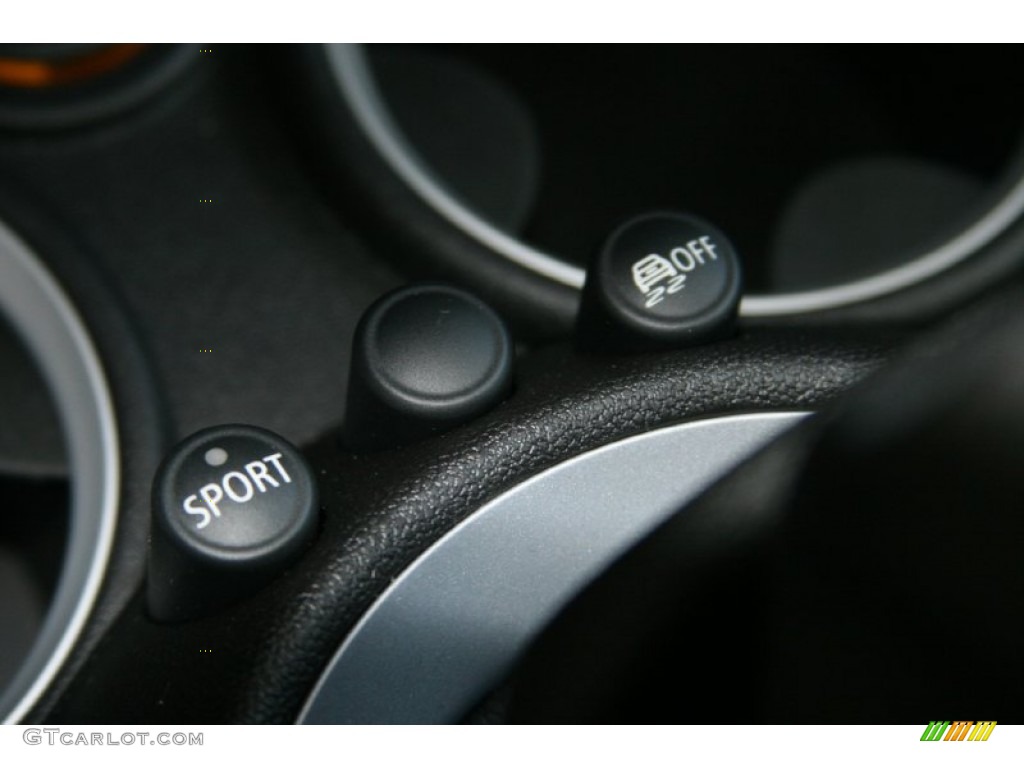 2011 Mini Cooper S Hardtop Controls Photo #50813982