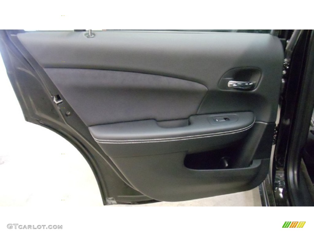 2011 Chrysler 200 S Black Door Panel Photo #50814096