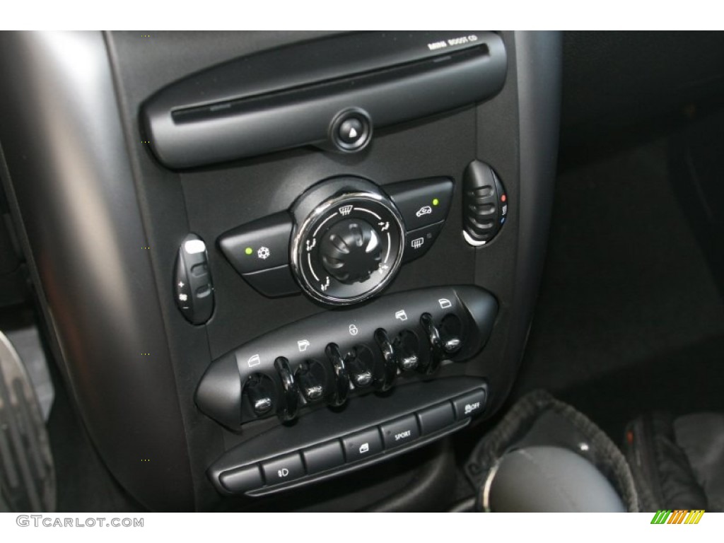 2011 Mini Cooper S Countryman All4 AWD Controls Photo #50815038