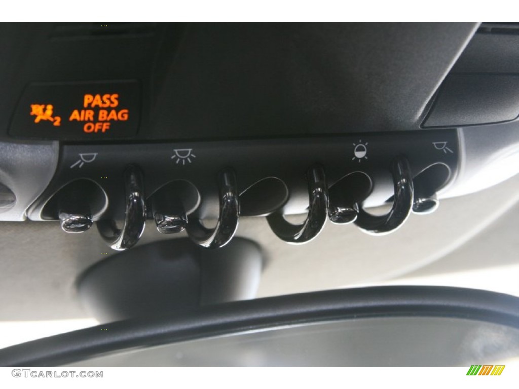 2011 Mini Cooper S Countryman All4 AWD Controls Photo #50815098