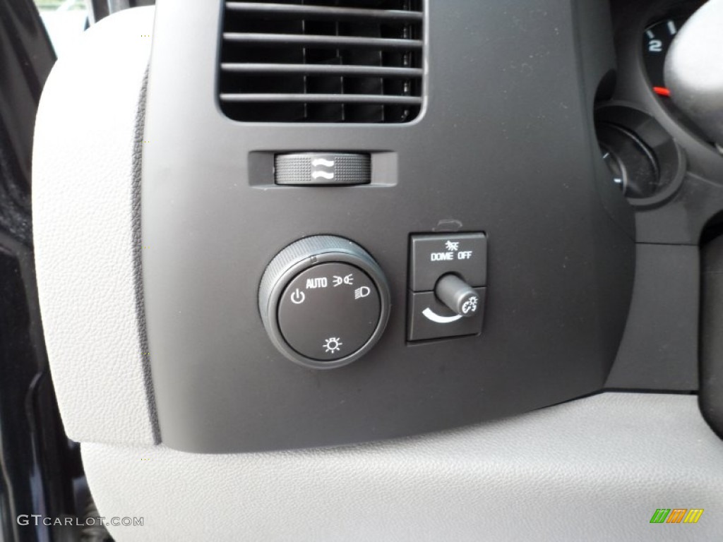2008 Chevrolet Silverado 1500 Work Truck Regular Cab 4x4 Controls Photo #50816175
