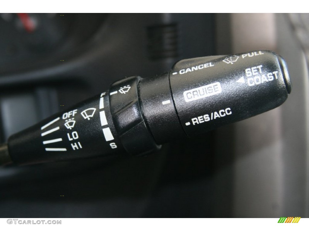 2003 Isuzu Axiom S 2WD Controls Photo #50818047