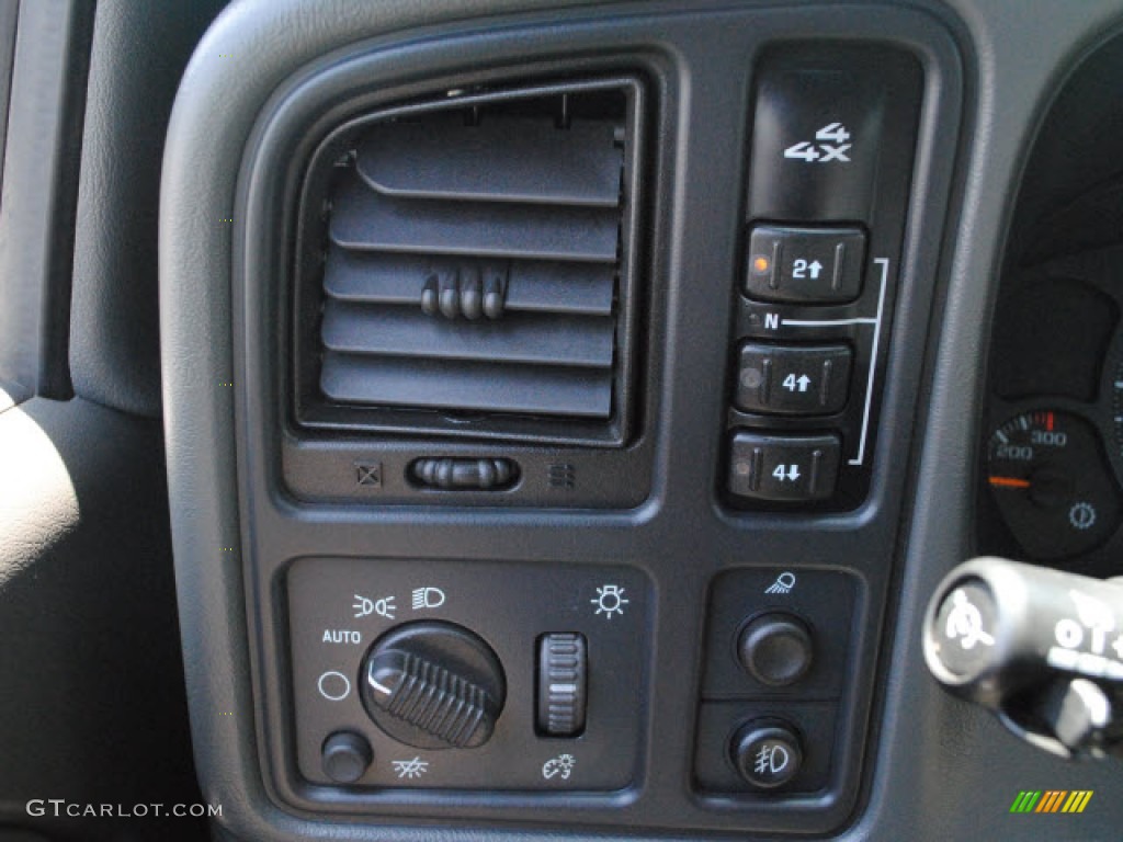 2007 GMC Sierra 3500HD Classic SLE Crew Cab 4x4 Controls Photo #50820654