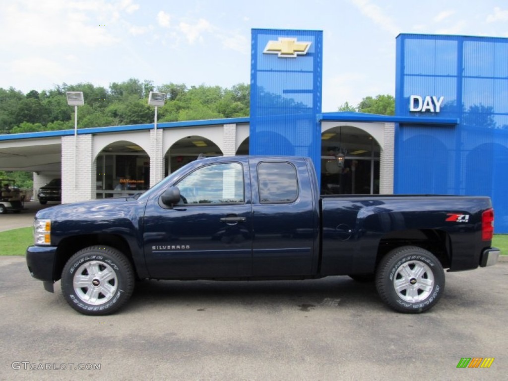 2011 Silverado 1500 LT Extended Cab 4x4 - Imperial Blue Metallic / Light Titanium/Ebony photo #2