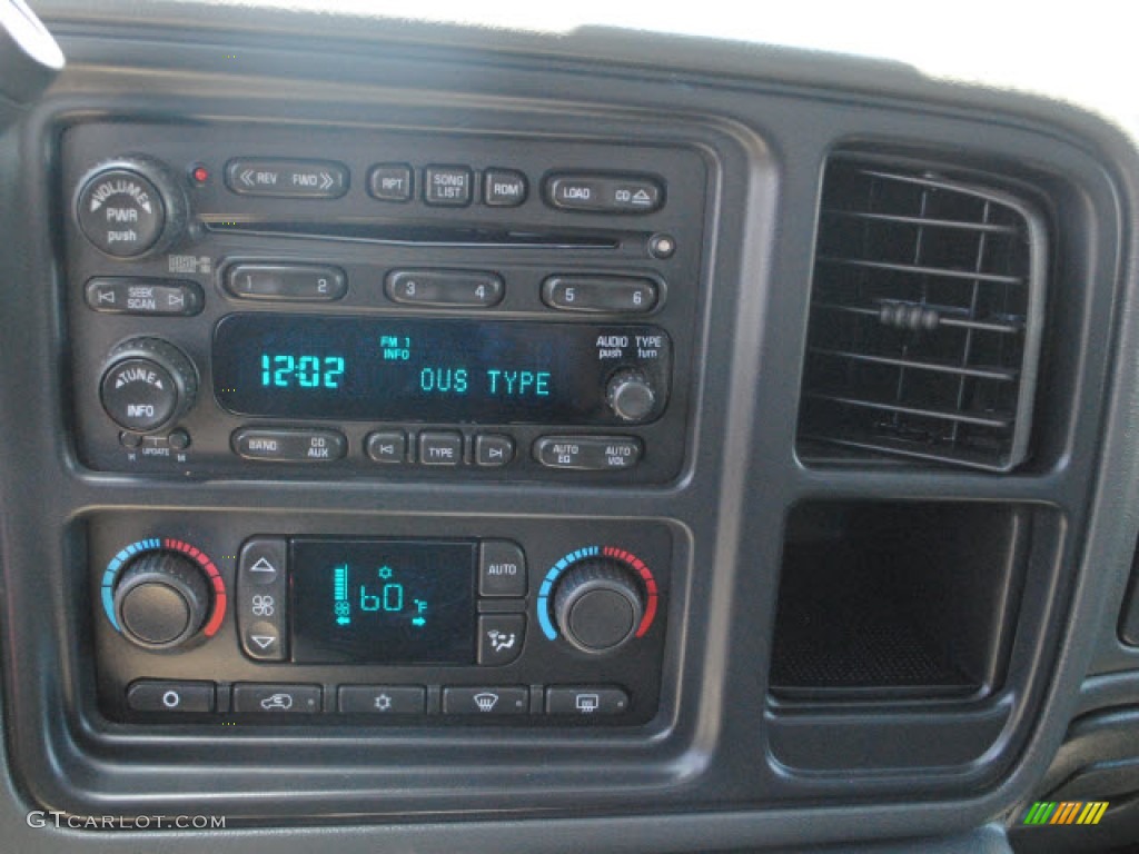 2007 GMC Sierra 3500HD Classic SLE Crew Cab 4x4 Controls Photo #50820666