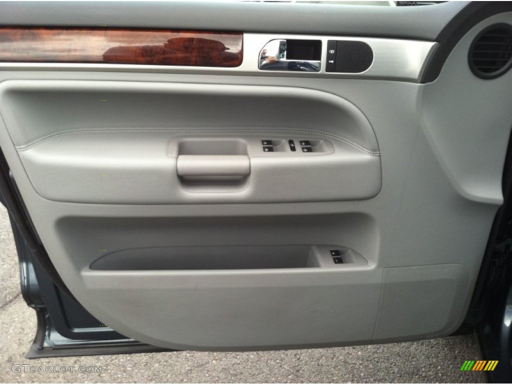 2005 Volkswagen Touareg V8 Pure Beige Door Panel Photo #50822424
