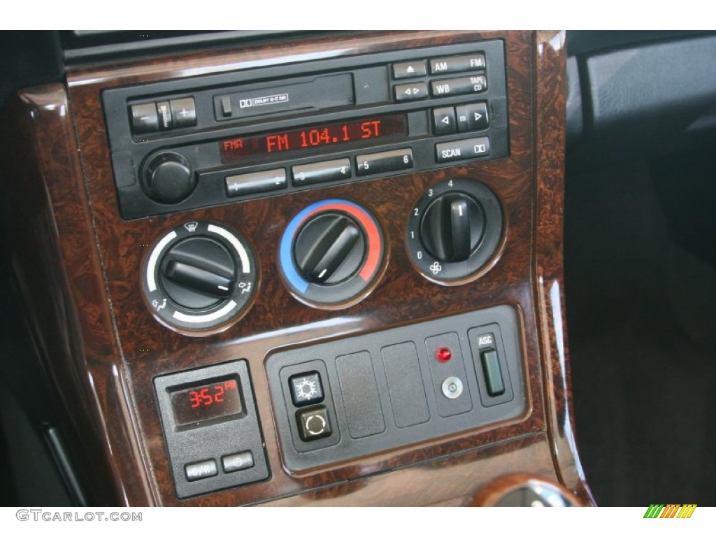 1997 BMW Z3 2.8 Roadster Controls Photo #50823003
