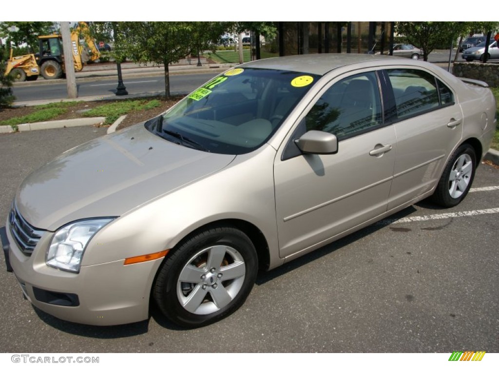 2007 Fusion SE - Dune Pearl Metallic / Camel photo #1