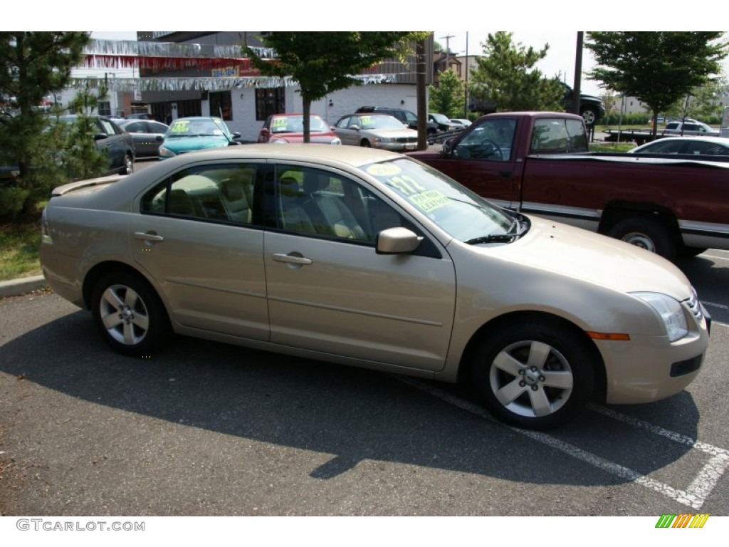 2007 Fusion SE - Dune Pearl Metallic / Camel photo #3