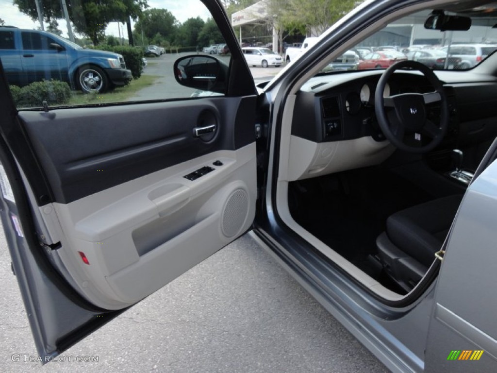 Dark Slate Gray/Light Graystone Interior 2006 Dodge Magnum Standard Magnum Model Photo #50827059
