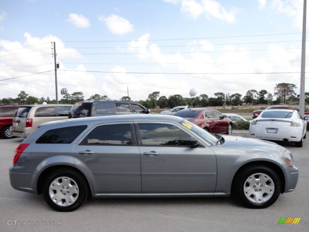 Silver Steel Metallic 2006 Dodge Magnum Standard Magnum Model Exterior Photo #50827083