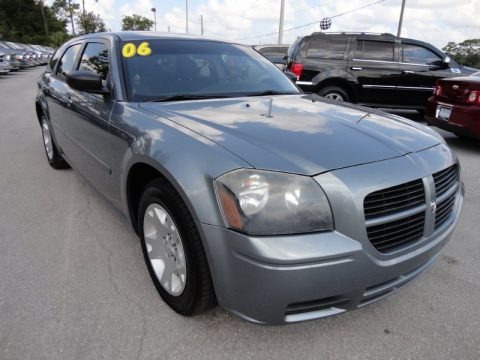 2006 Dodge Magnum  Data, Info and Specs