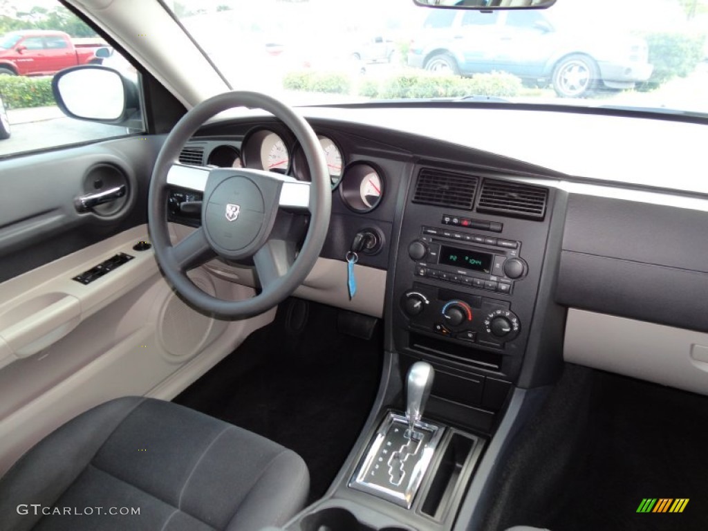 2006 Dodge Magnum Standard Magnum Model Dashboard Photos