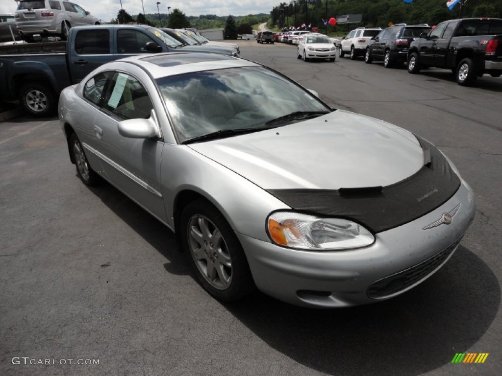 2001 Sebring LXi Coupe - Ice Silver Pearlcoat / Black/Light Gray photo #7