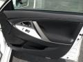 Super White - Camry SE Photo No. 20