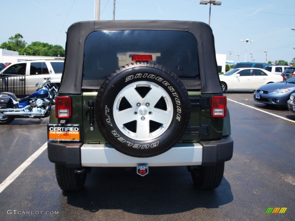 2009 Wrangler Unlimited Sahara 4x4 - Jeep Green Metallic / Dark Slate Gray/Medium Slate Gray photo #6