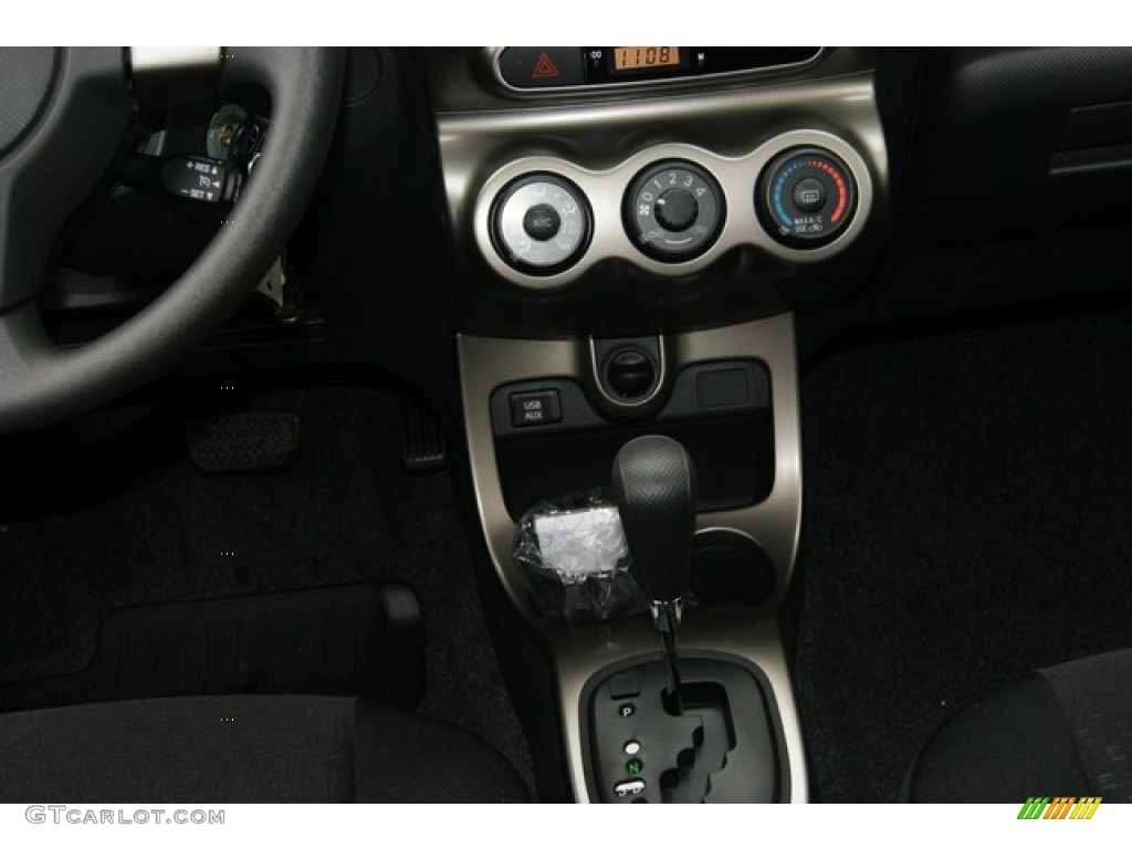 2011 Scion xD Standard xD Model Controls Photo #50835507