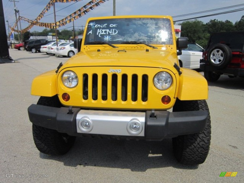 2011 Wrangler Unlimited Sahara 4x4 - Detonator Yellow / Black photo #8