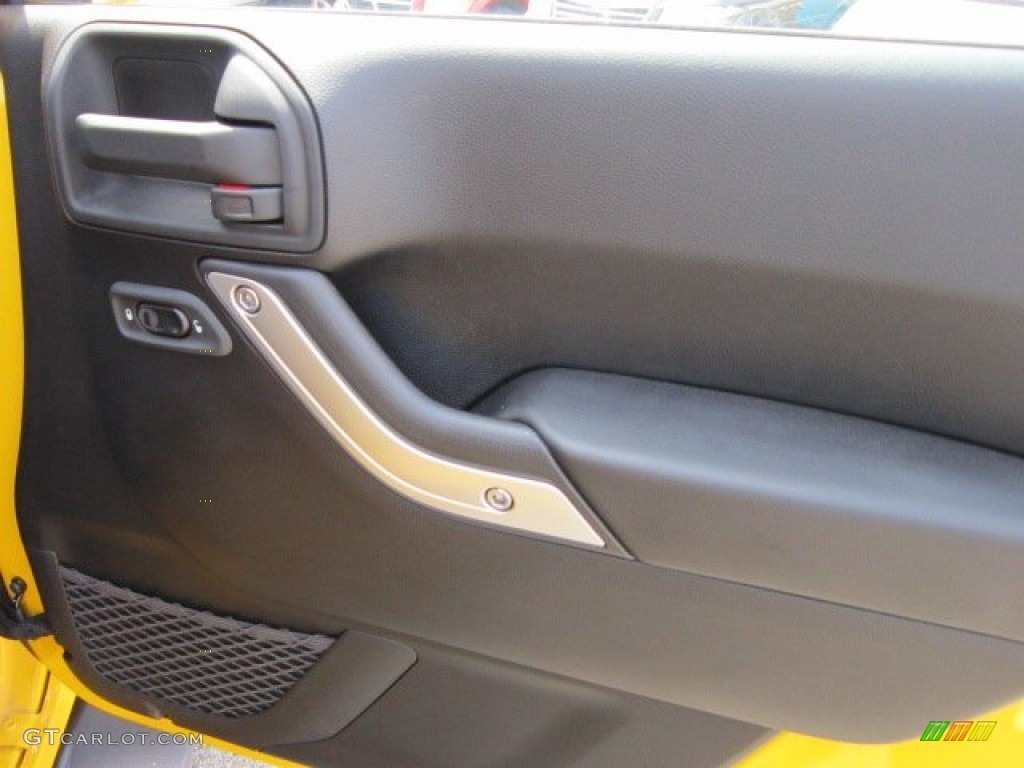 2011 Wrangler Unlimited Sahara 4x4 - Detonator Yellow / Black photo #21