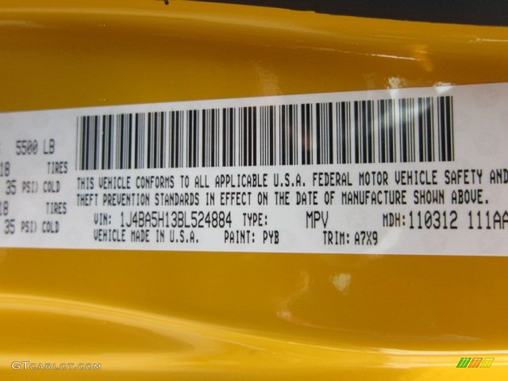 2011 Wrangler Unlimited Sahara 4x4 - Detonator Yellow / Black photo #22