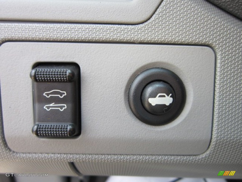 2008 Chrysler Sebring Touring Convertible Controls Photo #50838291