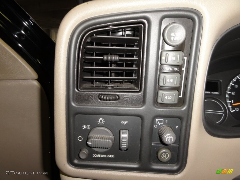 2002 Chevrolet Suburban 1500 LT 4x4 Controls Photo #50840766