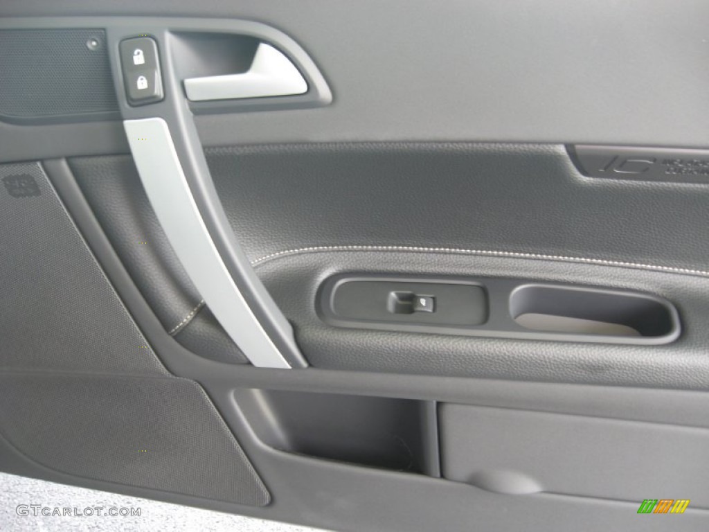 2011 C70 T5 - Electric Silver Metallic / Soverign Hide Off Black Leather/Off Black photo #21
