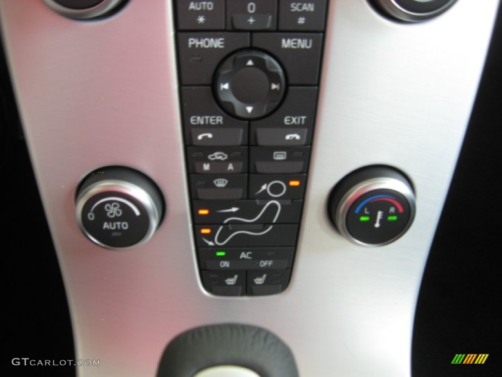 2011 C70 T5 - Electric Silver Metallic / Soverign Hide Off Black Leather/Off Black photo #24