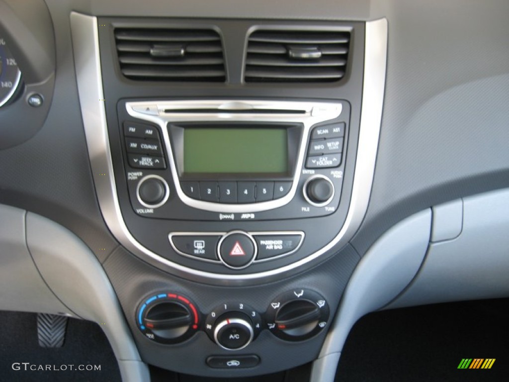 2012 Hyundai Accent GLS 4 Door Controls Photo #50841582