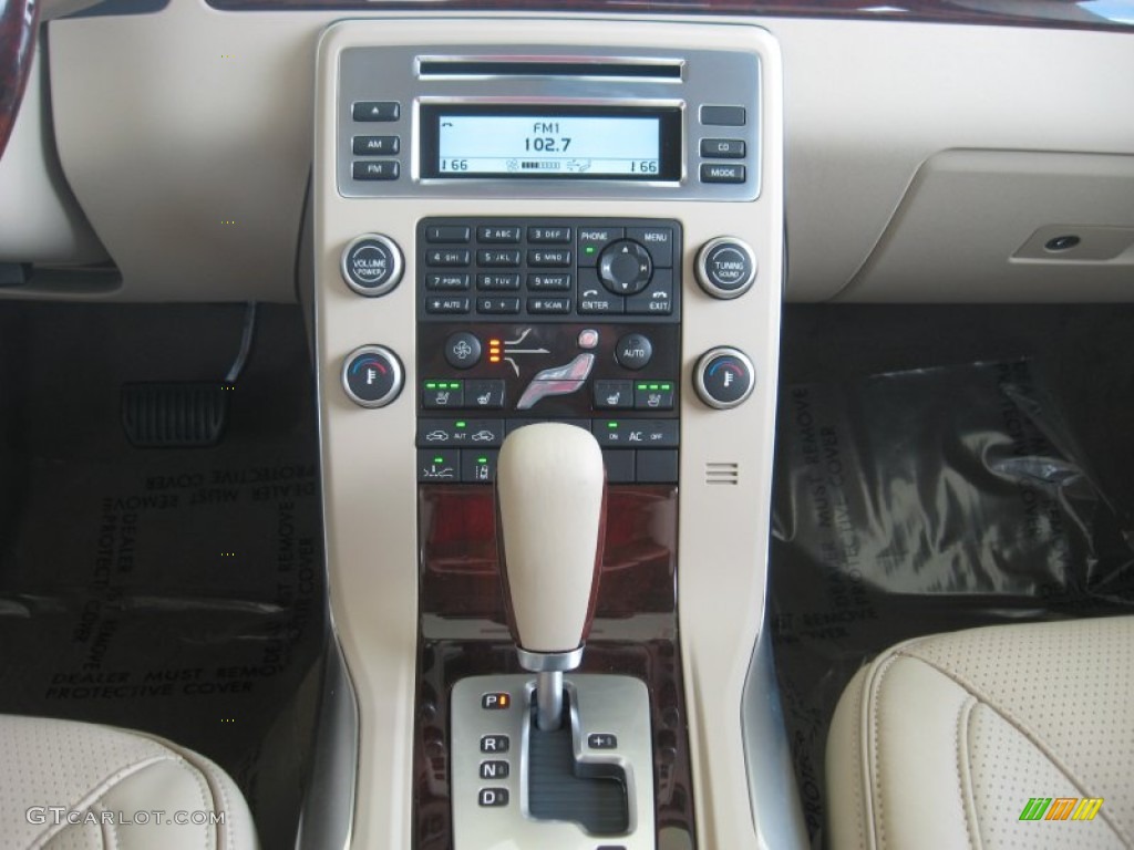2011 Volvo S80 T6 AWD Controls Photo #50841993