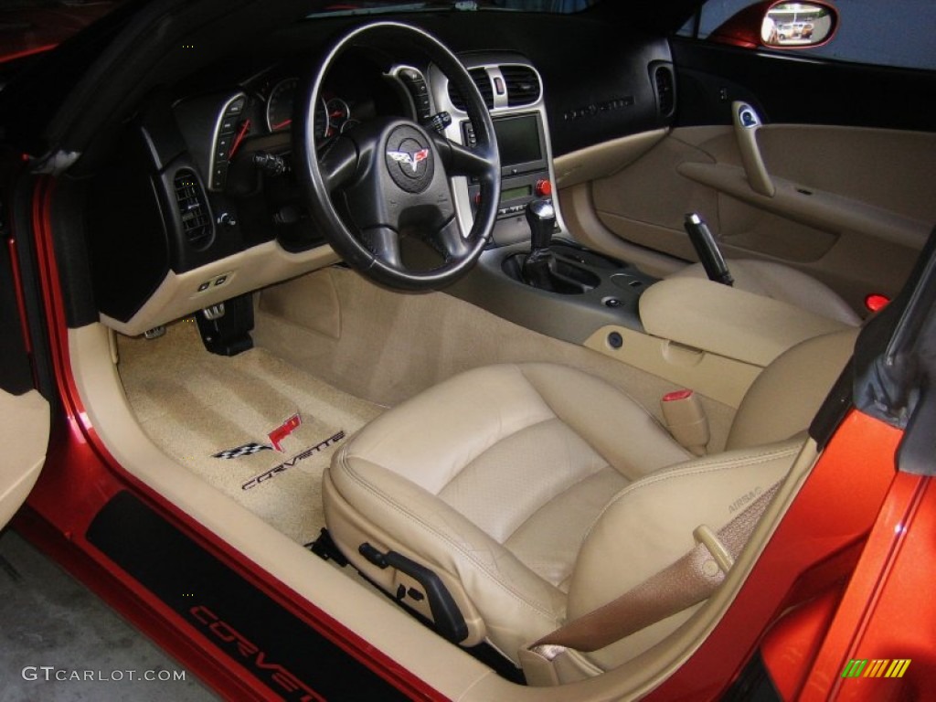 Cashmere Interior 2005 Chevrolet Corvette Coupe Photo #50842041