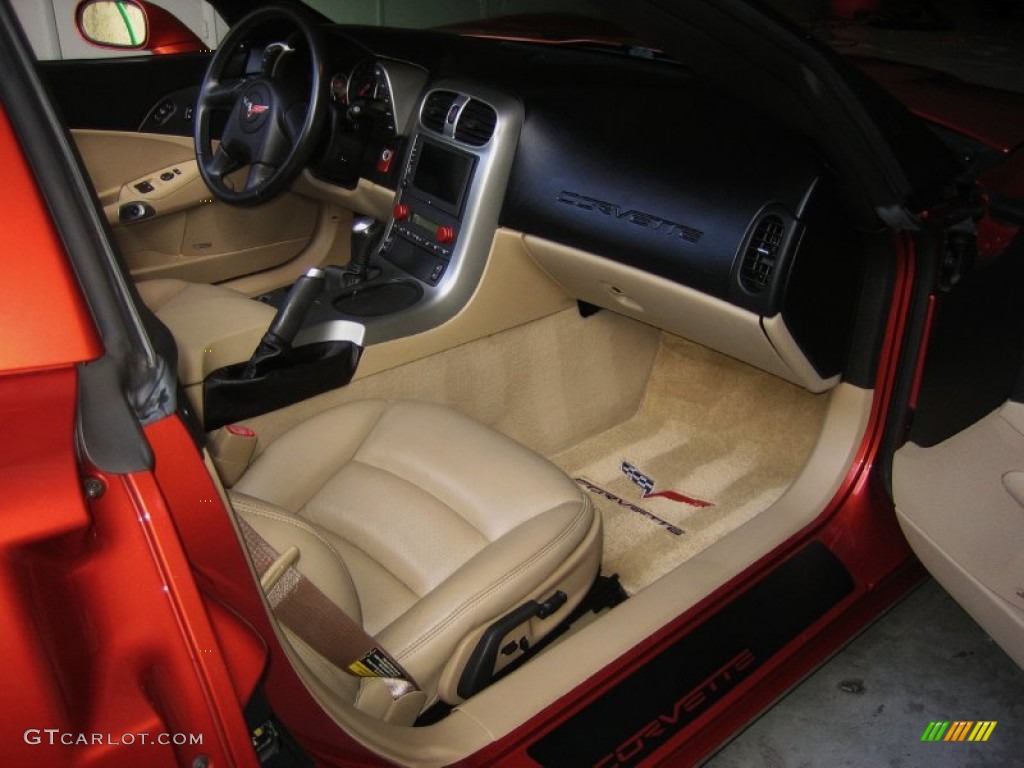 Cashmere Interior 2005 Chevrolet Corvette Coupe Photo #50842113