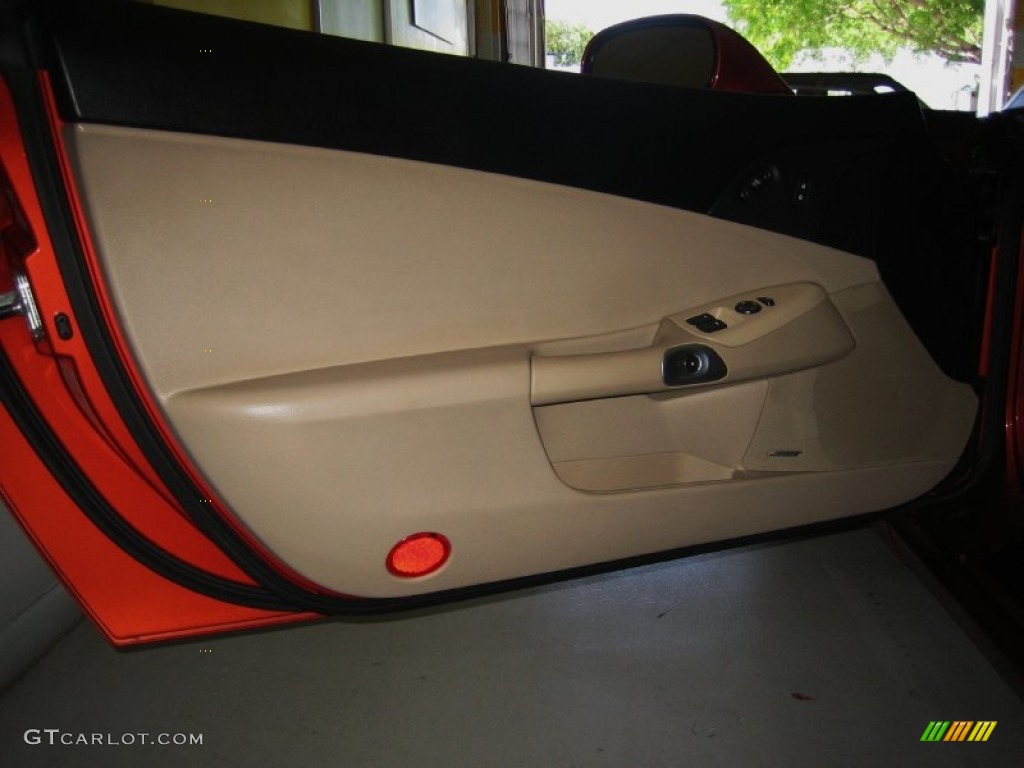 2005 Chevrolet Corvette Coupe Cashmere Door Panel Photo #50842338